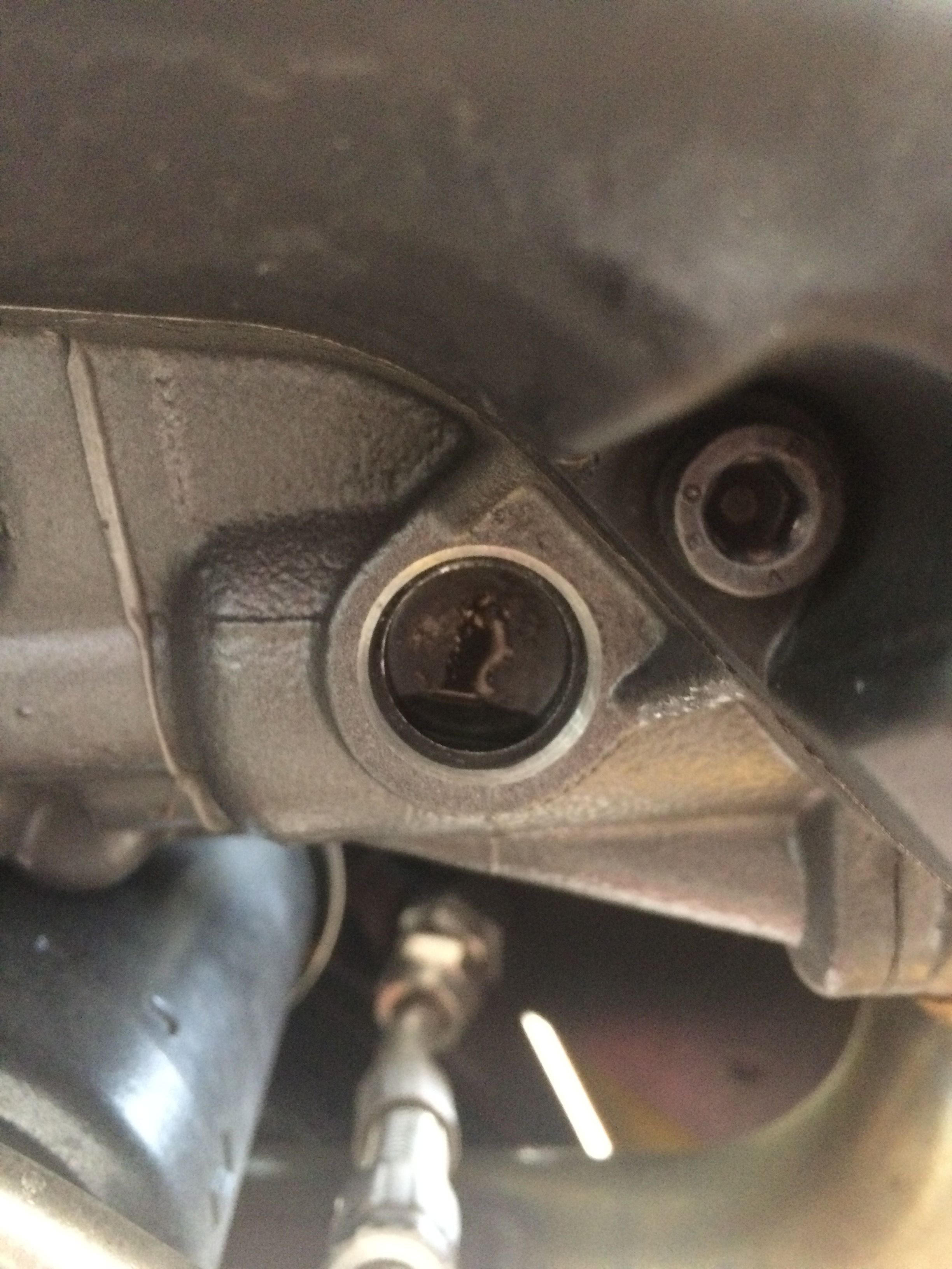Riss im Motor - Motor - Duc-hub