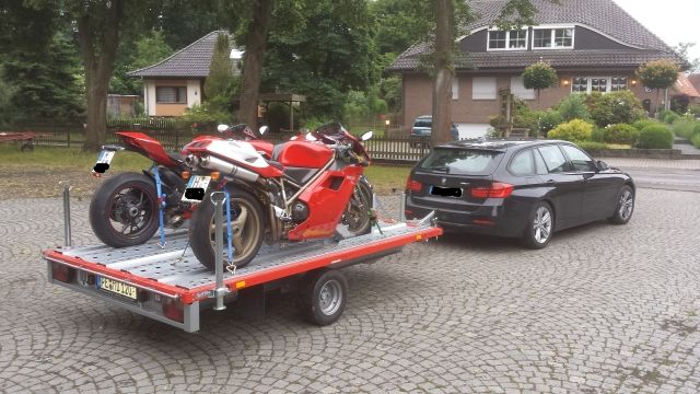 Motorrder Auf Anhnger Verzurren