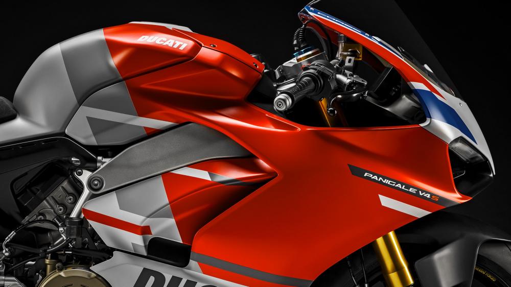 Panigale-V4S-Corse-MY19-07-Gallery-1920x1080.jpg.d785347b4afb4f7dc466a8efac7c9349.jpg