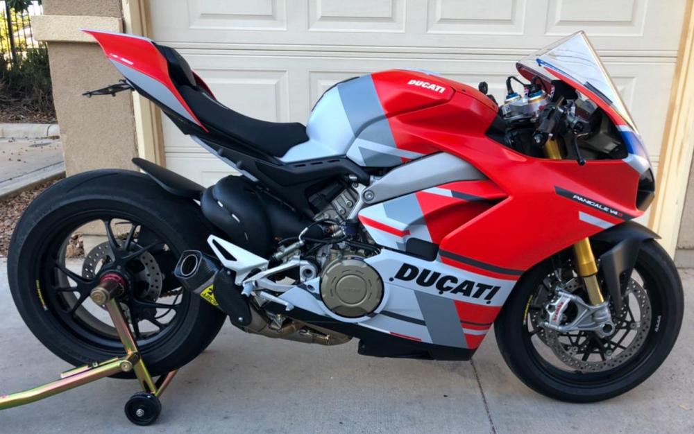 Ducati-V4-S-Corse-Featured.jpg
