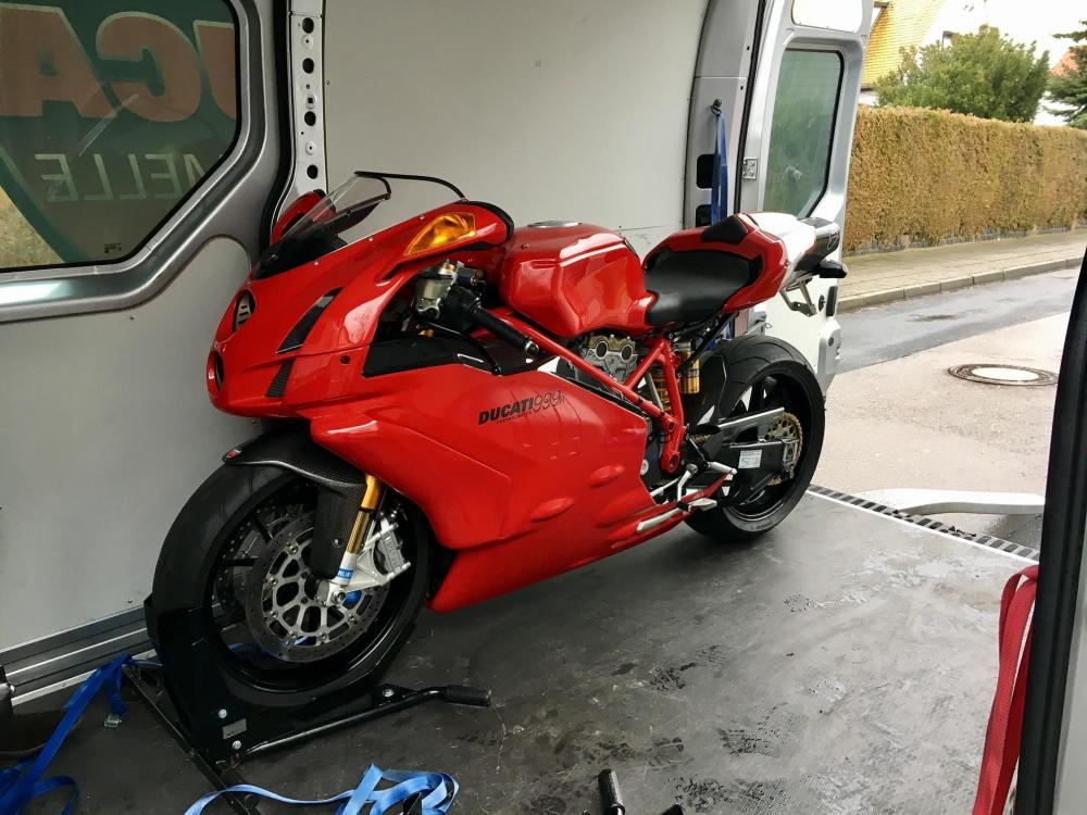 999R 2004.jpg